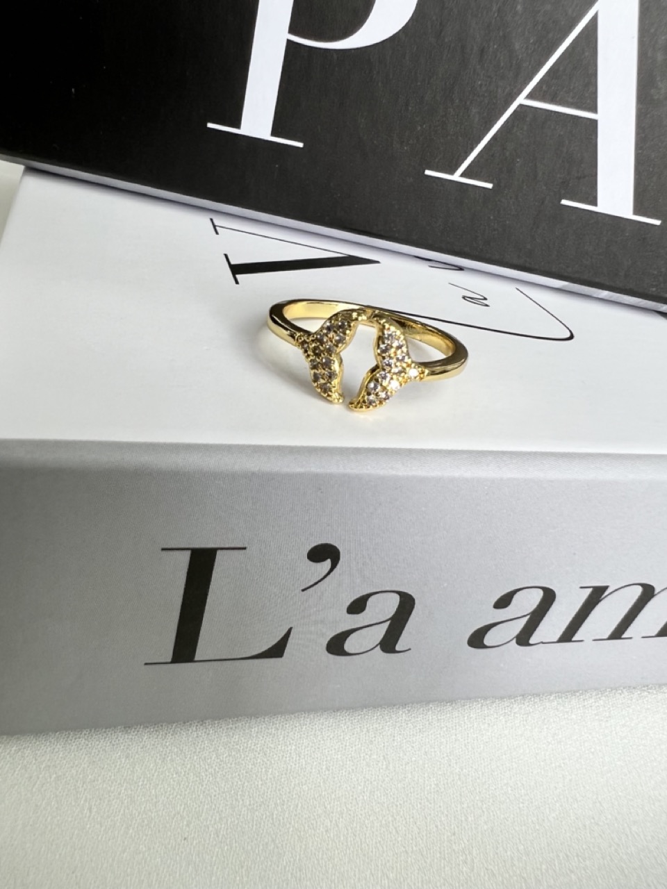 Anel Ajustável Mar Dourado de Zircônias | Banho Ouro 18k