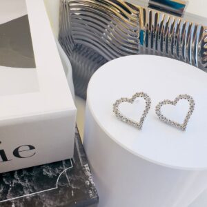 Brinco Coração Zircônias "M" | Banho Ródio